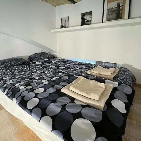 Elegant Garden Flat *
