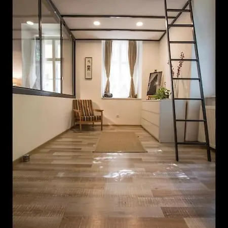 Elegant Garden Flat Διαμέρισμα *